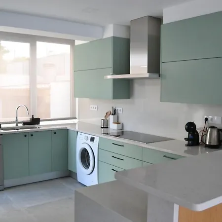 Jango Place - * Costa de Caparica