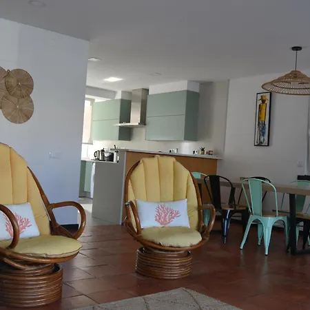 Semesterbostad Jango Place -